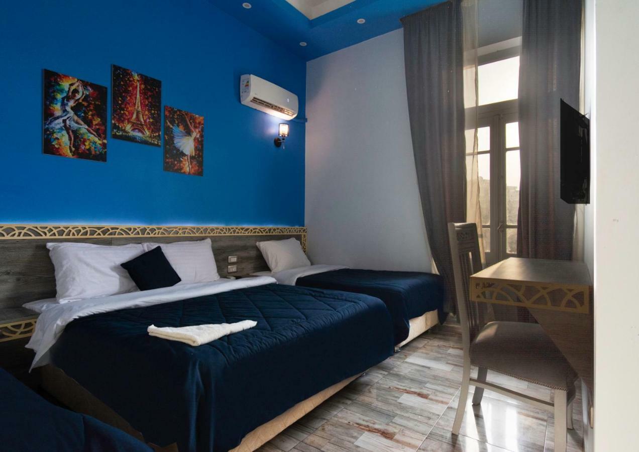 Australian Deluxe Hostel *